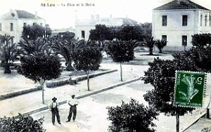 Saint-Leu - La Place et la Mairie
